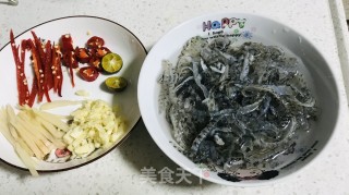 凉拌鱼皮的做法步骤：2