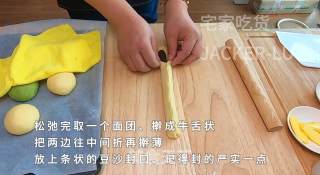 家常毛毛虫面包，简单又经典的甜品，入口细腻，绵软有嚼劲。的做法步骤：13