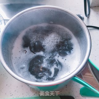山药炒黑木耳的做法步骤：2