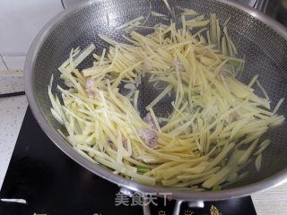 芹菜炒土豆丝的做法步骤：9