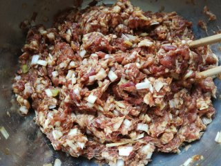 白菜猪肉饺子的做法步骤：5