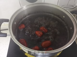 紫米桂圆红枣粥的做法步骤：5