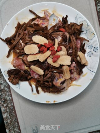 茶树菇蒸鸡的做法步骤：2