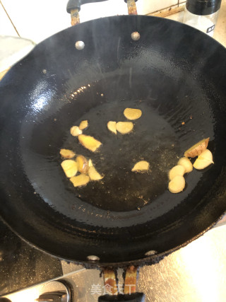 青椒炒牛肉的做法步骤：3