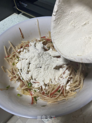 土豆丝煎饼的做法步骤：5