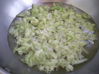 大白菜尾鸡蛋面汤的做法步骤：2