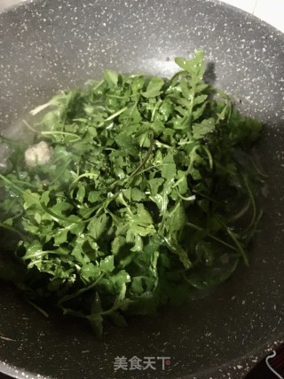 牛肉丸荠菜汤的做法步骤：6