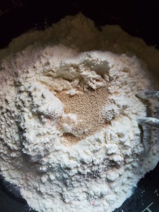 南瓜黑芝麻千层的做法步骤：2