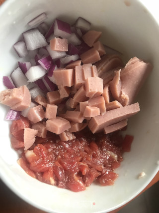 牛肉火腿肠披萨的做法步骤：3