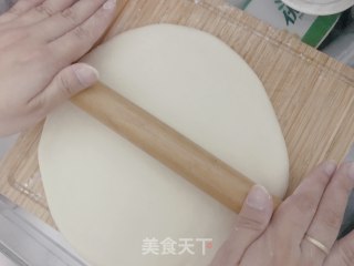 牛肉火腿肠披萨的做法步骤：4