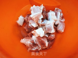 萝卜炖肉的做法步骤：1