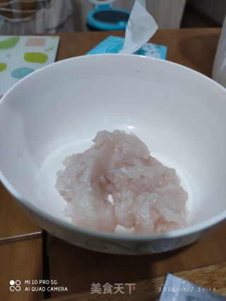 龙利鱼猪肉水饺的做法步骤：4