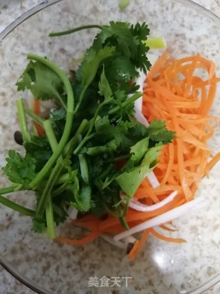 响油海鲜菇胡萝卜的做法步骤：4