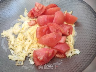 西红柿鸡蛋炒面的做法步骤：9