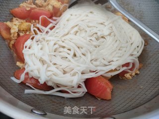 西红柿鸡蛋炒面的做法步骤：11