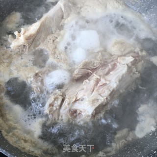 原味羊蝎子的做法步骤：2