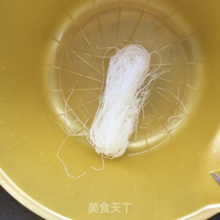 荠菜粉丝羊蝎子汤的做法步骤：4
