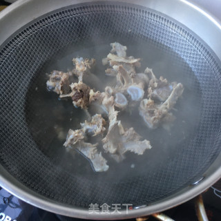 荠菜粉丝羊蝎子汤的做法步骤：7