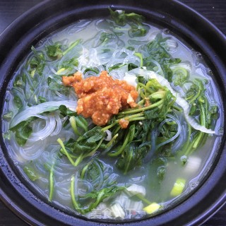荠菜粉丝羊蝎子汤的做法步骤：15