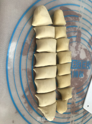 蛋黄豆沙酥的做法步骤：11