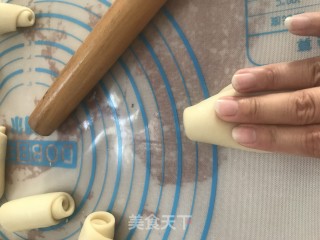 蛋黄豆沙酥的做法步骤：15