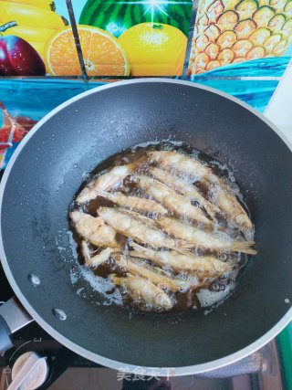 酥炸小河鱼的做法步骤：6