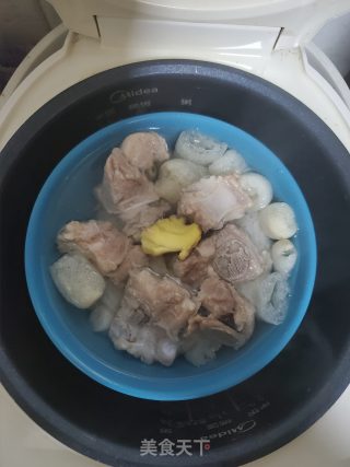 排骨竹荪汤的做法步骤：5