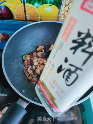 辣椒炒驴肠的做法步骤：7