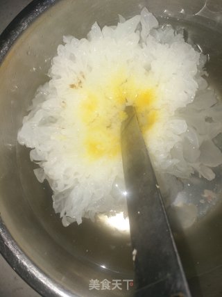 莲子银耳红枣羹的做法步骤：5