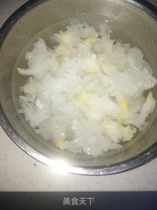 莲子银耳红枣羹的做法步骤：6