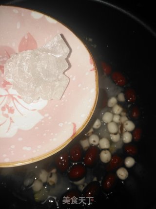 莲子银耳红枣羹的做法步骤：9