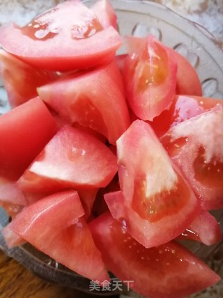 西红柿鸡蛋炒海鲜菇的做法步骤：1