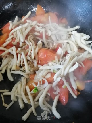 西红柿鸡蛋炒海鲜菇的做法步骤：5