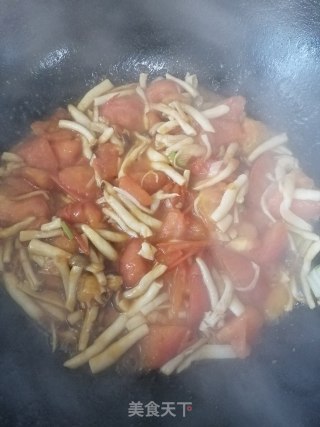西红柿鸡蛋炒海鲜菇的做法步骤：6