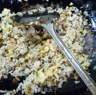 芽菜鸡蛋炒饭的做法步骤：6