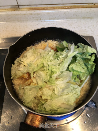 白菜火腿肠拉面的做法步骤：4