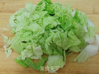 五花肉炒白菜的做法步骤：2
