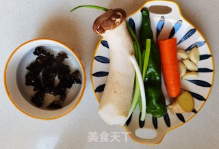 鱼香杏鲍菇的做法步骤：1