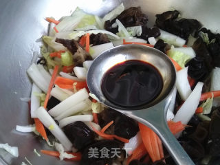 黑木耳烧白菜的做法步骤：5