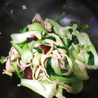 香菇油菜豆腐皮的做法步骤：5