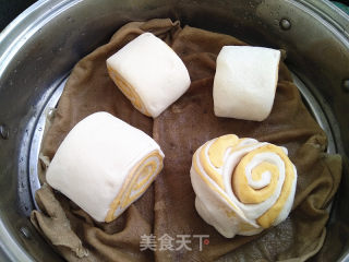 红薯花卷的做法步骤：8