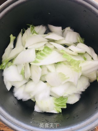 家常白菜的做法步骤：1