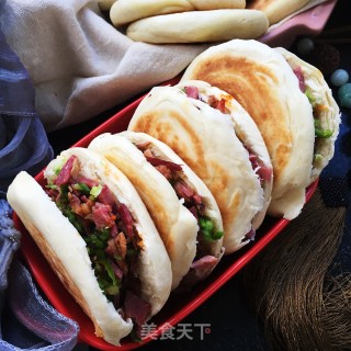 油酥饼夹驴肉的做法步骤：16