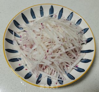 凉拌水萝卜的做法步骤：3