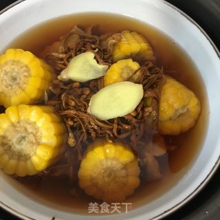 玉米虫草花煲排骨的做法步骤：5