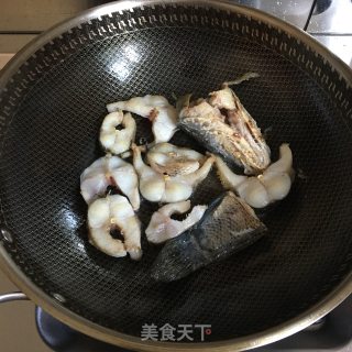 黑鱼汤的做法步骤：4