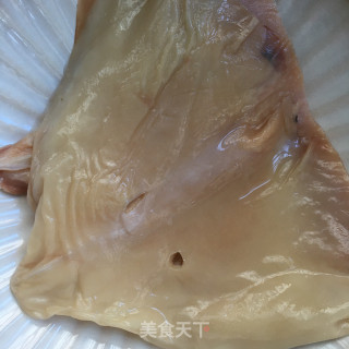 韭菜鱿鱼炒蛋的做法步骤：2