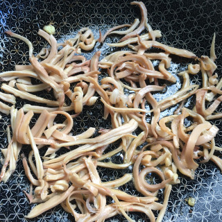 韭菜鱿鱼炒蛋的做法步骤：7
