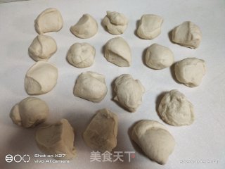 热狗沙拉面包卷的做法步骤：7