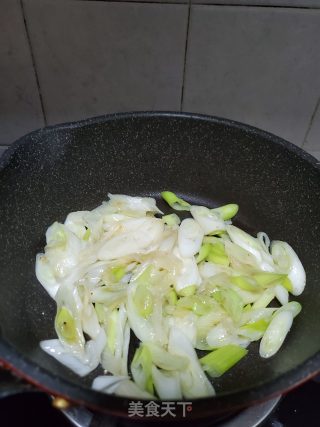 大葱炒腊肠的做法步骤：5